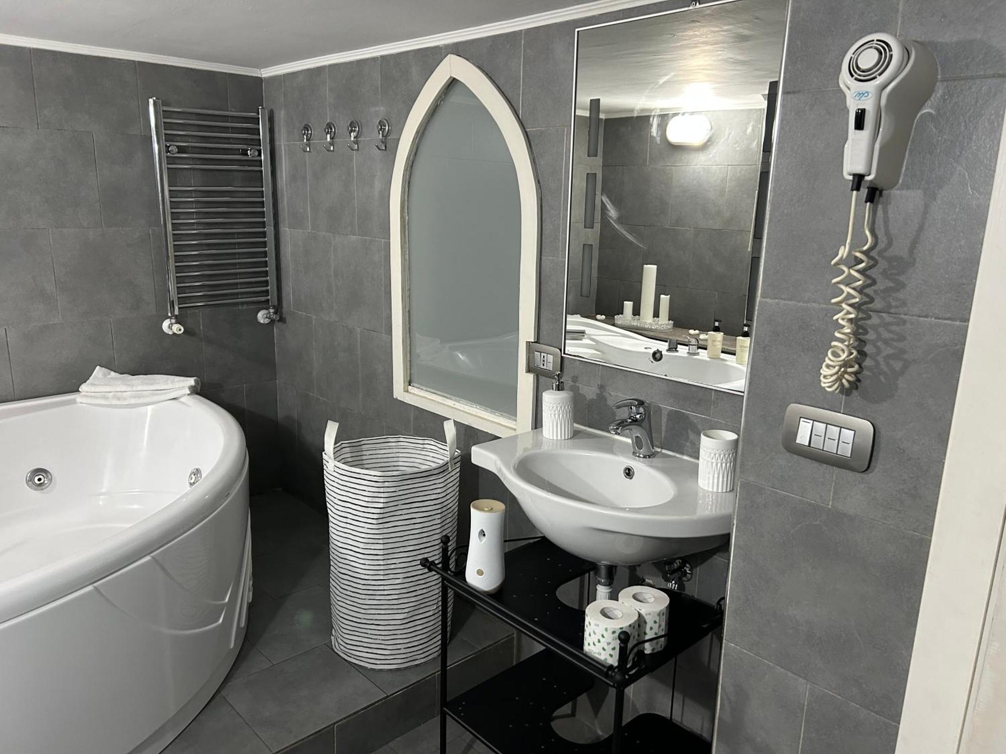 A Un Passo Dal Castello Maschio Angioino Apartment